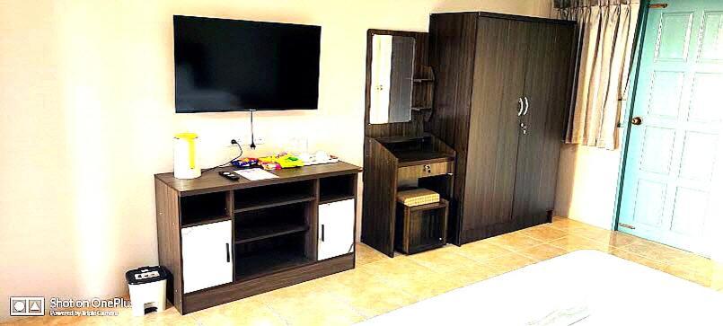 Residency And Pool Hotel 3*