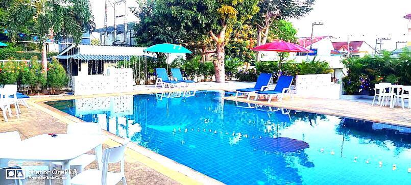 Residency And Pool 3*