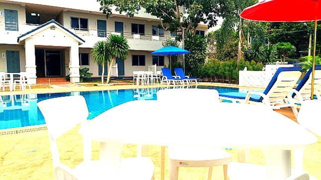 Hotel Residency And Pool 3*